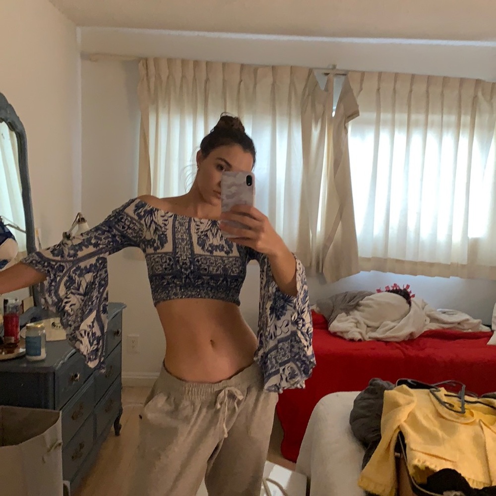 SOLD Beachy/flowy Blue and white floral off the shoulder crop top